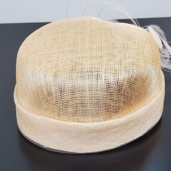 Mary Jean Artifacts Collection Pillbox Hat Feathers Lightweight Raffia Woven - Picture 3 of 6